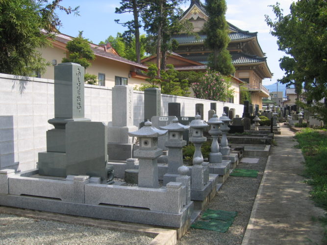 長谷墓地